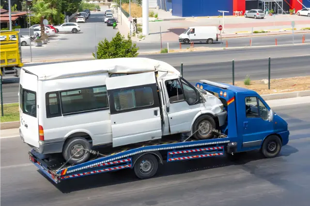 Accident vehicle recovery service in Derbyshire